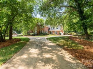 1933 Tara Trl, Lancaster, SC 29720