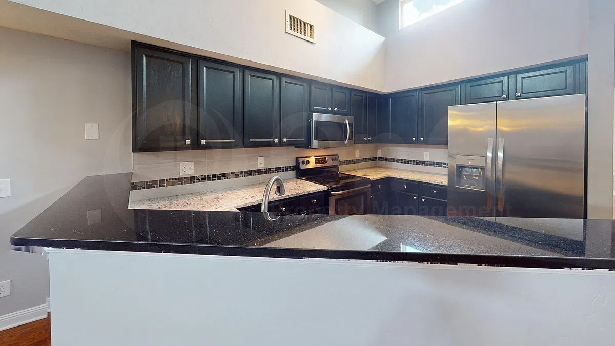 2 bed, 2.0 bath, 1238 sqft, $1,599 — Photo 2