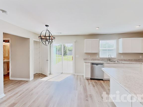 4th image of 2412 Solomon Ln