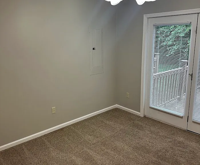878 Poplar St — Photo 9