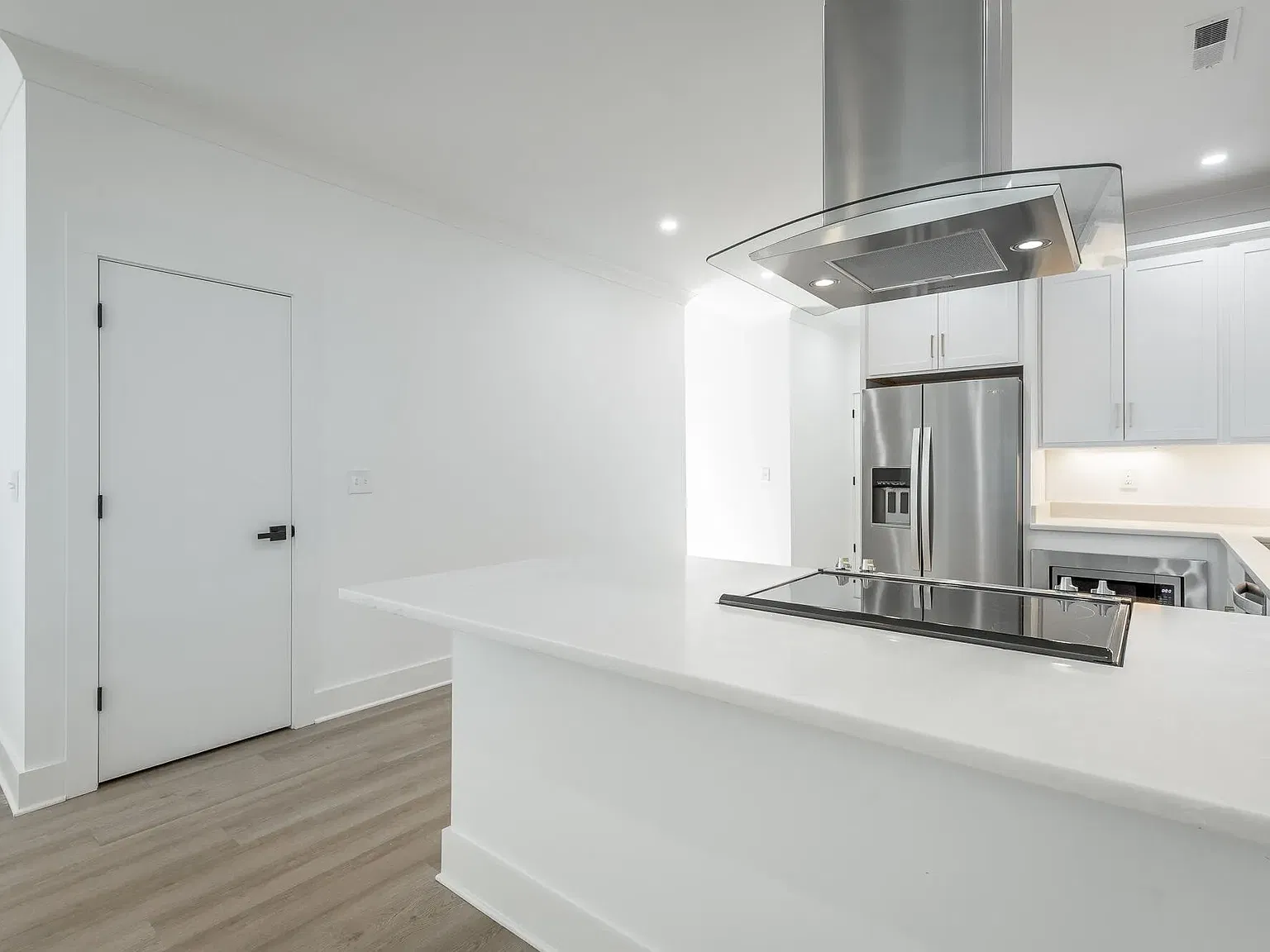 3 bed, 1700 sqft, $2,300 — Photo 4