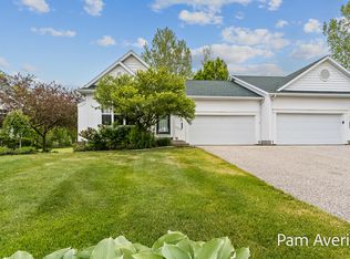 15011 Saddlebrook Trl, Spring Lake, MI 49456