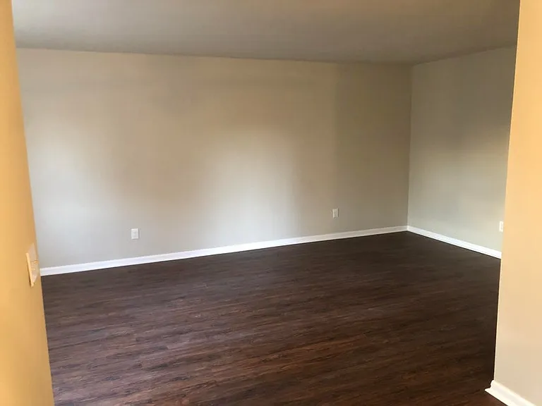 708 Yew St #1 — Photo 5