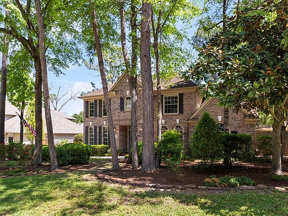 2nd image of 10 Scenic Mill Pl