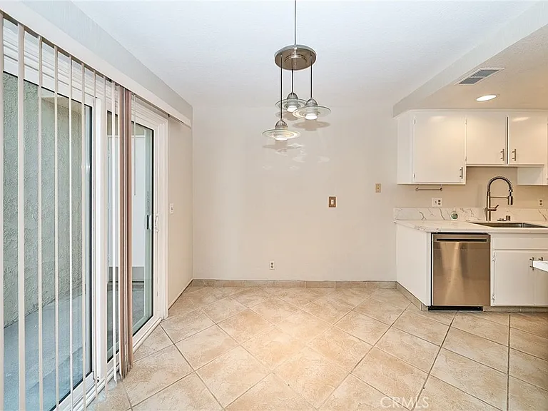 16621 Shenandoah Ave — Photo 4