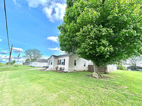 2nd image of 309 Murphysboro Rd