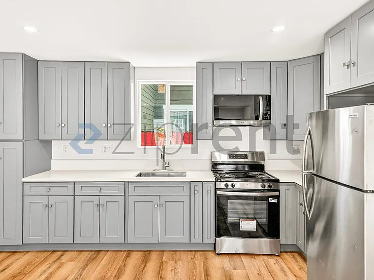 4013 S Harvard Blvd — Photo 6