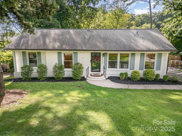 6422 Candlewood Dr, Charlotte, NC 28210