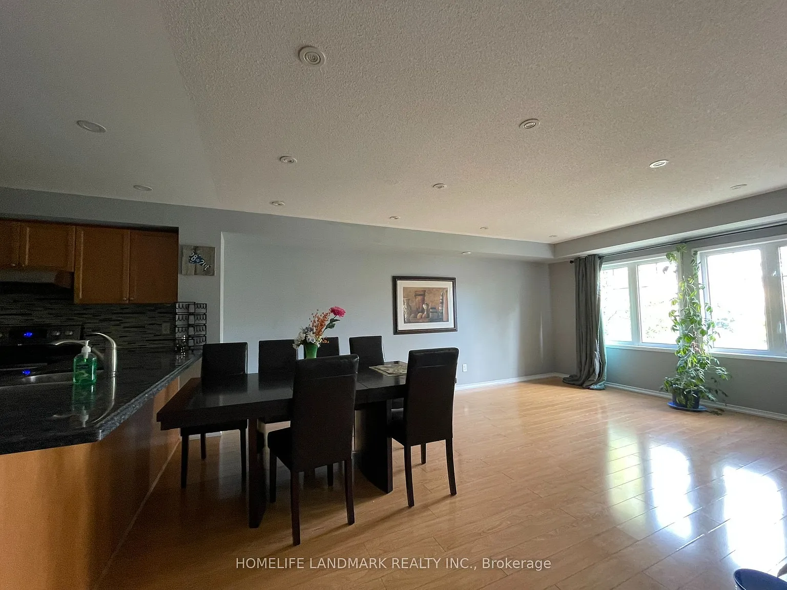 4 bed, $3,300 — Photo 2