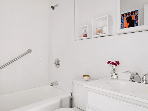 4th image of 88 Bleecker St APT 1B