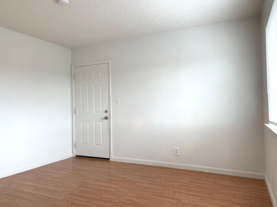 1st image of 2710 Kollmar Dr APT 19