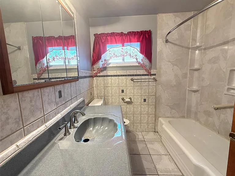 6810 Rosemary St — Photo 6