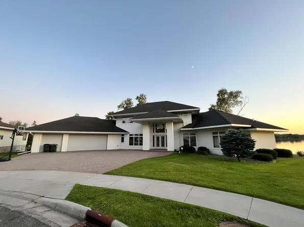 553 Lake St N, Sauk Centre, MN 56378