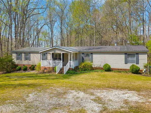 104 S Port Bass Dr, Fair Play, SC 29643