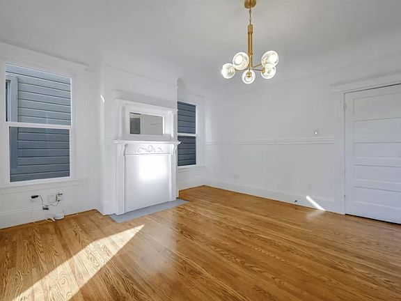 2nd image of 1336 S Van Ness Ave #1336