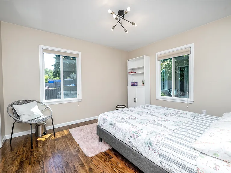 9917 Rainier Ave S — Photo 54