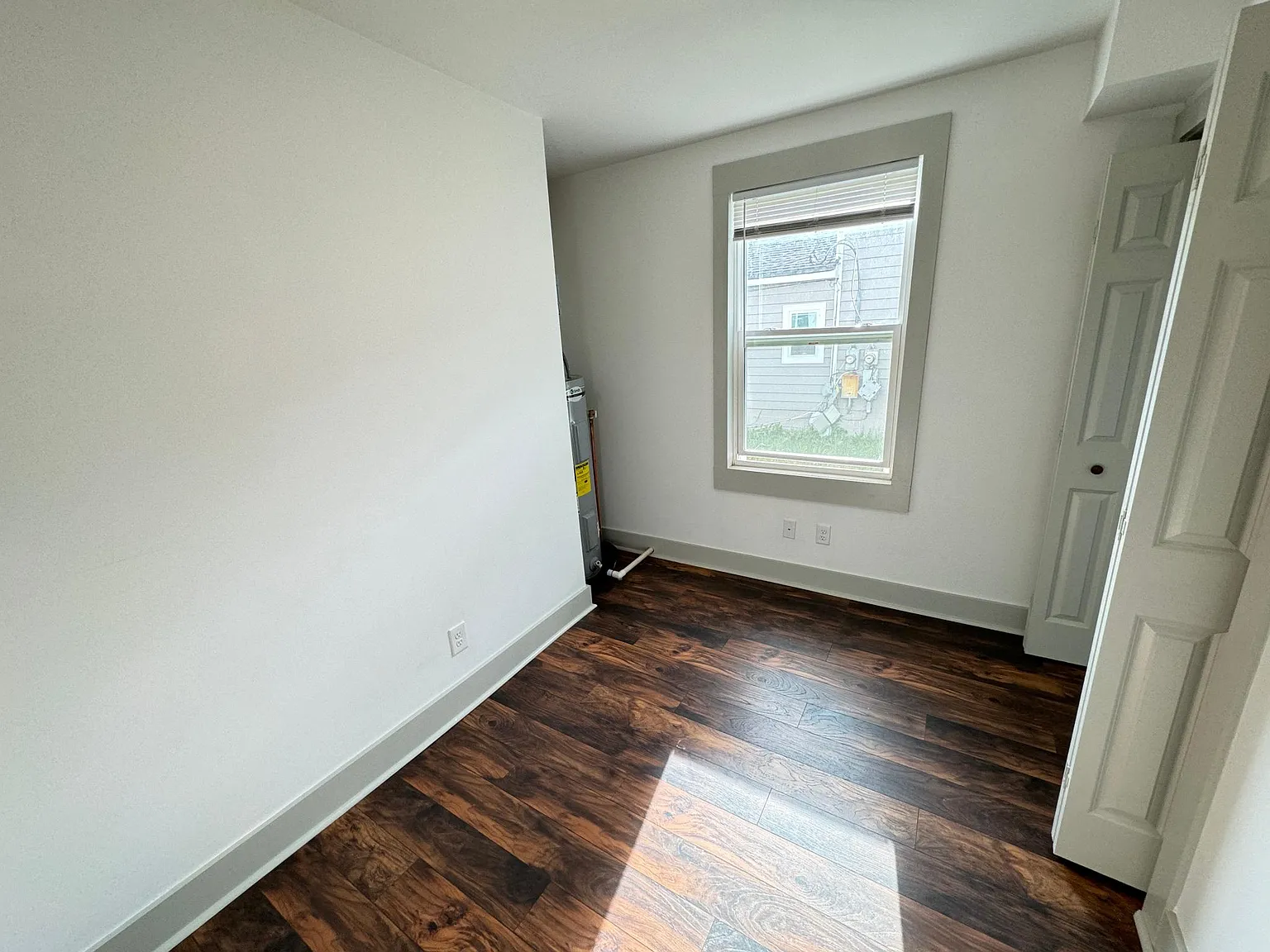 3 bed, 1200 sqft, $1,700 — Photo 4