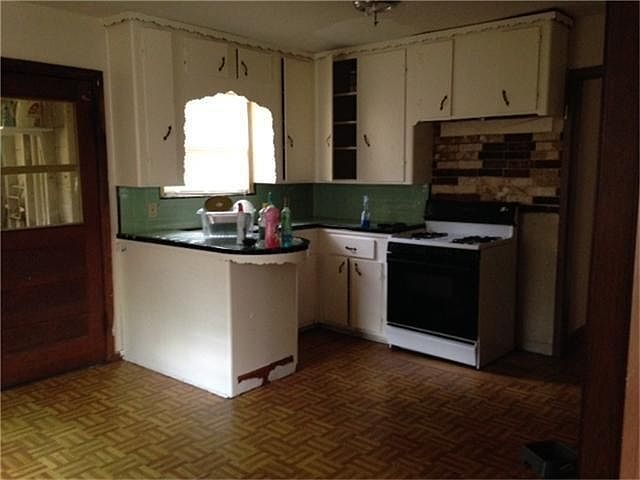 1st image of 7915 Flintridge Dr