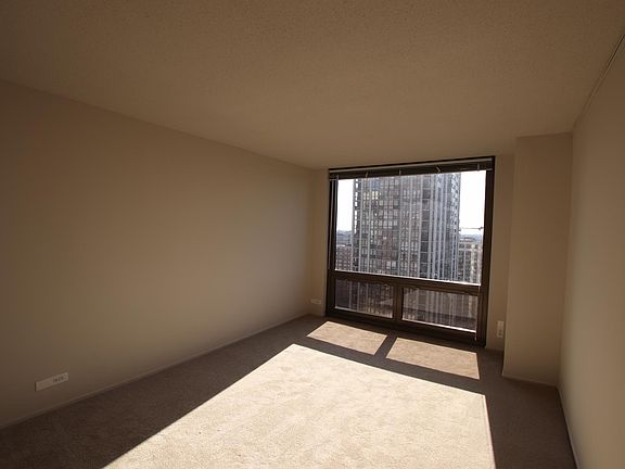 5th image of 1138 N Dearborn St #2B