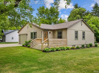 11997 Ruth St, South Lyon, MI 48178