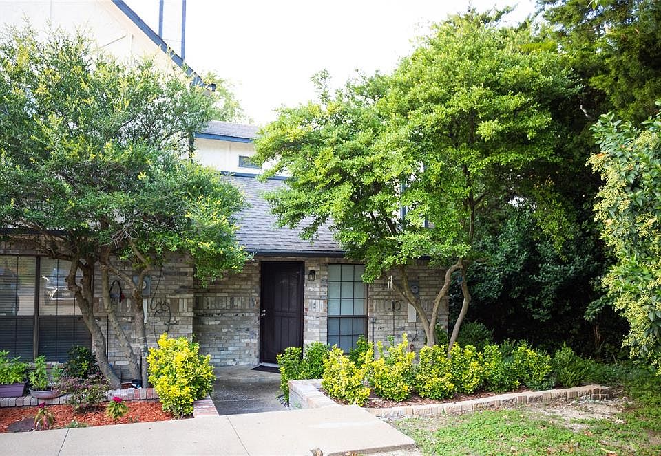 1st image of 3938 Brandon Park Dr