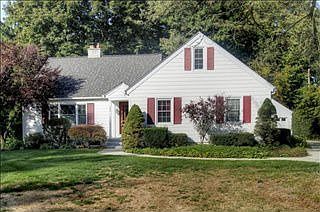 2nd image of 244 W Hamilton Ln