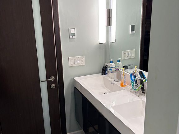 5th image of 138 Woodside Grn APT 1B