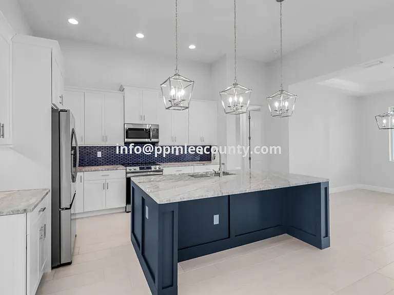 3818 SW 17th Ave — Photo 14