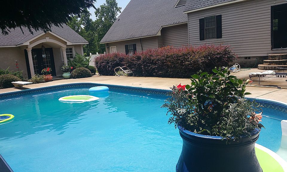 2nd image of 146 Oak Ln