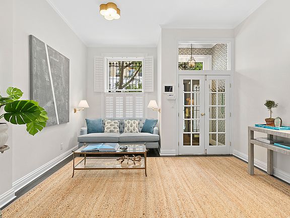 4th image of 112 W 88th St