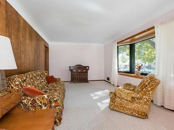 5th image of 1825 39th Ave NE