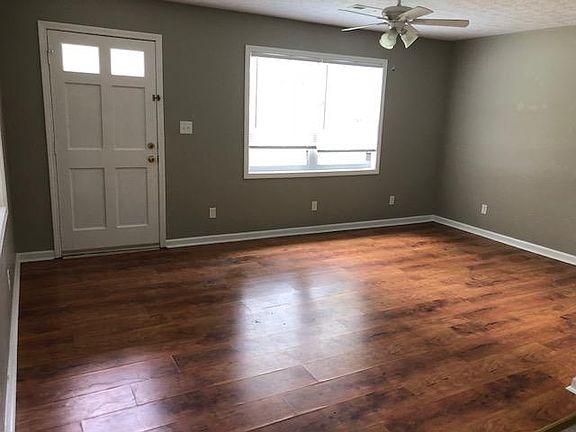 Living room/Front door