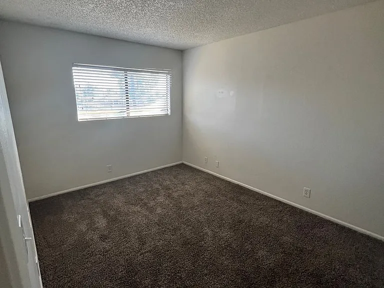 286 W Palomino Dr #31 — Photo 8