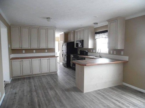 3rd image of 28971 Country Ln