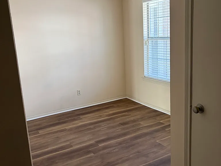 601 Bagby Ave — Photo 3