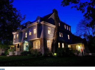 559 Red Fox Ln, Strafford, PA 19087