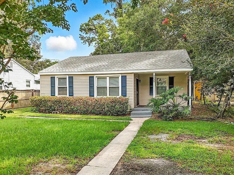 5239 Cruz Rd — Photo 1