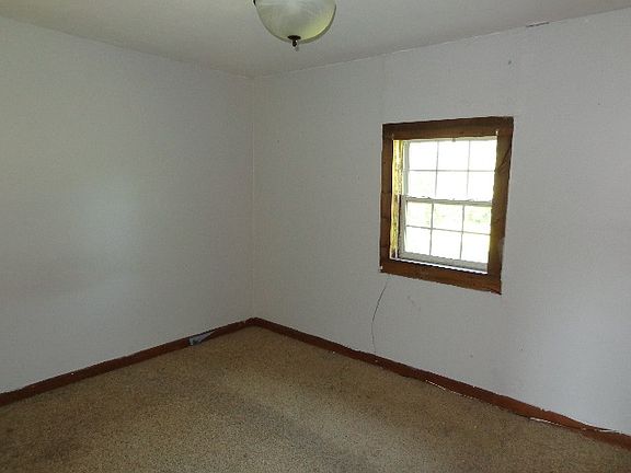 5th image of 418 E Van Buren Ave