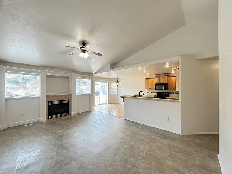 4759 E Tanoak Dr — Photo 7