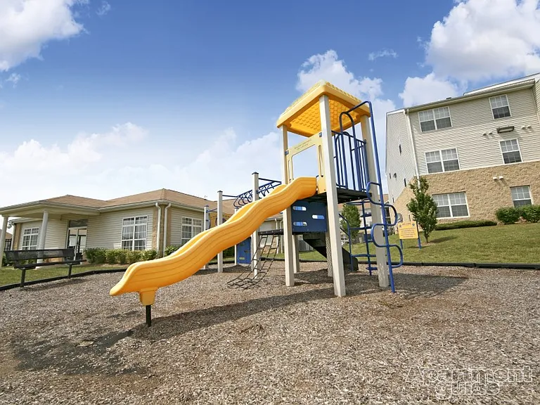 Fairway Vista Apartments — Photo 29