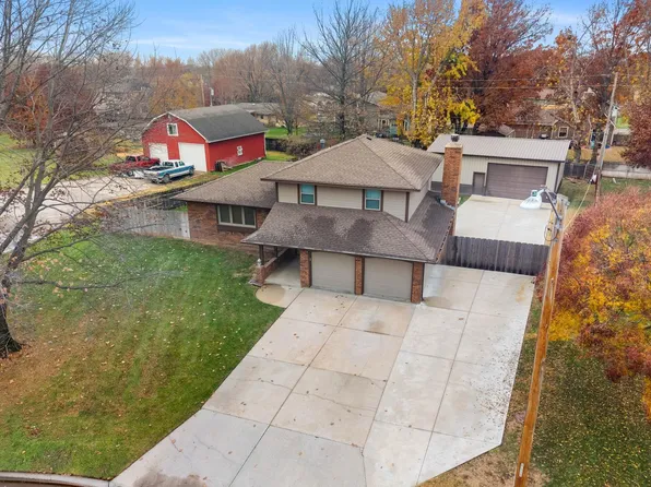 441 S 1st St, Clearwater, KS 67026