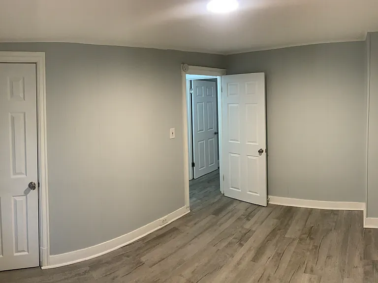 229 W Diamond St — Photo 14