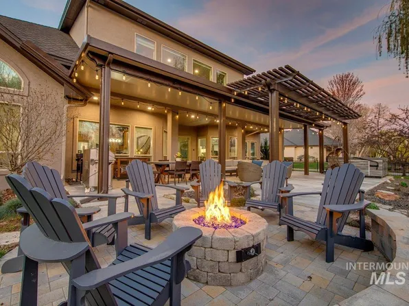 1013 E Rivers End Dr, Eagle, ID 83616