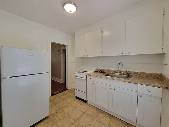 4th image of 230 7th Ave N APT 1