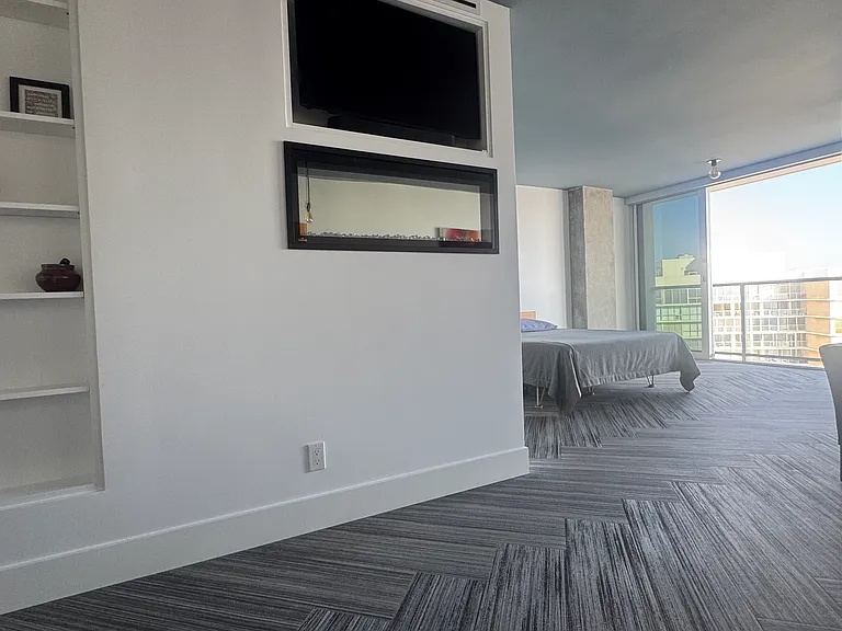 1730 Avenida Del Mundo #1601 — Photo 33