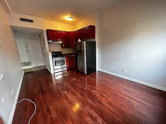 2nd image of 2025 1st Ave #4R