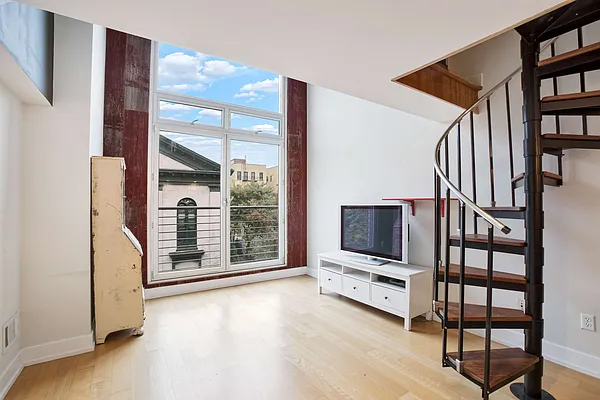 Rented by Warburg | media 23