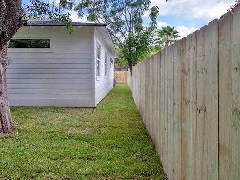 618 E Evergreen St — Photo 15