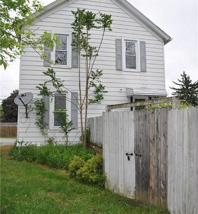 3rd image of 976 Shannon Ave