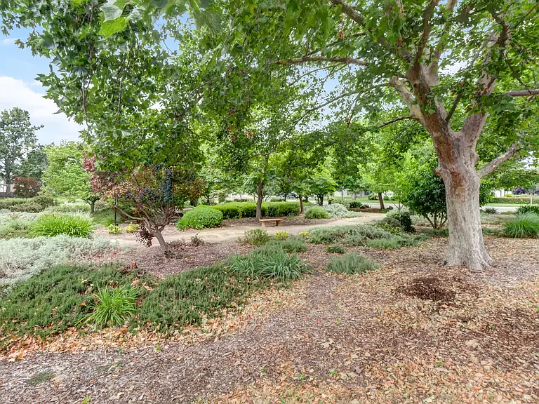 2262 Autumnleaf Ln — Photo 19
